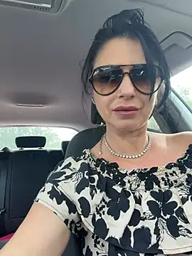 Snapshot of MichelleCara chatting on June 4, 2026, 9:26 am MichelleCara online show from June 4, 2026, 9:26 am