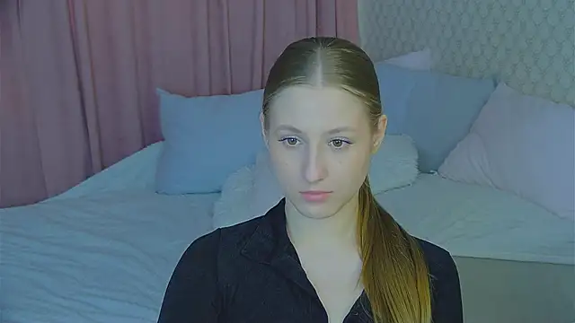 BritneyCruze online show from March 10, 2025, 11:10 am