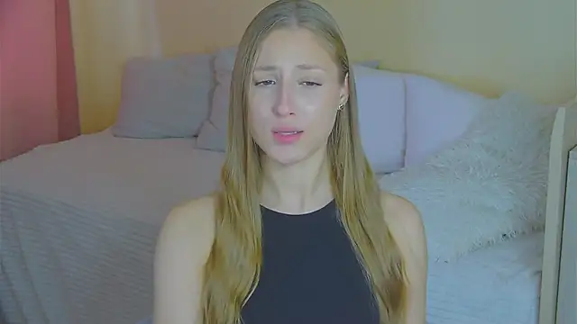 BritneyCruze online show from September 14, 2025, 8:02 am