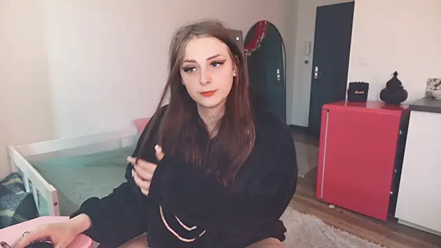 Snapshot of ce_leste__ chatting on February 14, 2026, 2:25 pm ce leste online show from February 14, 2026, 2:25 pm