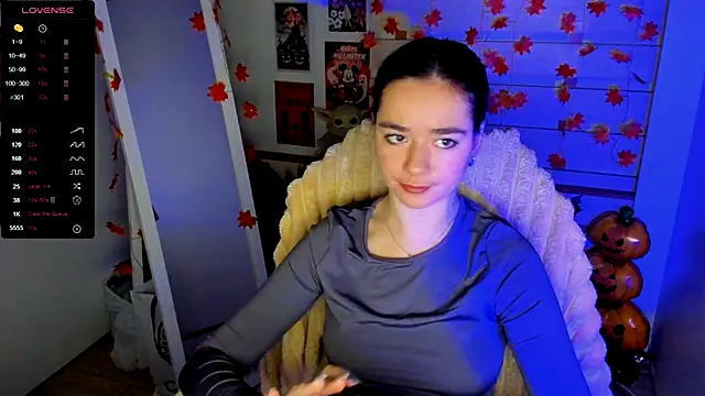 Bella XO online show from November 9, 2025, 7:39 am