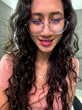 KaitlynLoveCam online show from November 5, 2025, 9:48 pm