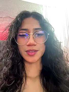 KaitlynLoveCam online show from November 26, 2025, 10:33 pm