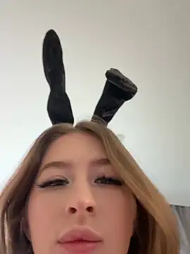 Snapshot of your_girl_next_door chatting on February 8, 2026, 2:31 pm your girl next door online show from February 8, 2026, 2:31 pm