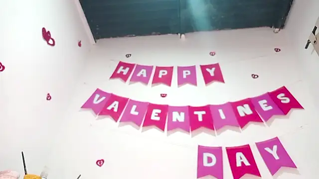 PetiteIvoryQueen19 online show from February 15, 2025, 6:55 am