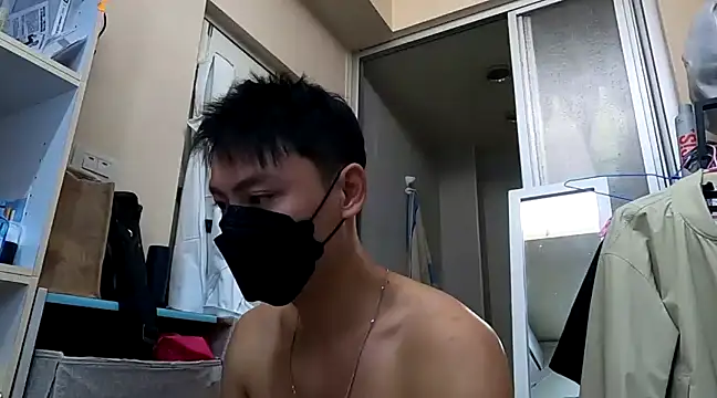 Snapshot of frnk30151 chatting on December 4, 2024, 2:04 pm frnk30151 online show from December 4, 2024, 2:04 pm