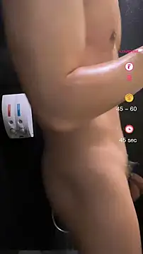 Snapshot of frnk30151 chatting on February 12, 2025, 2:43 pm frnk30151 online show from February 12, 2025, 2:43 pm