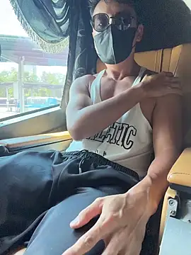 Snapshot of frnk30151 chatting on February 21, 2026, 3:40 am frnk30151 online show from February 21, 2026, 3:40 am