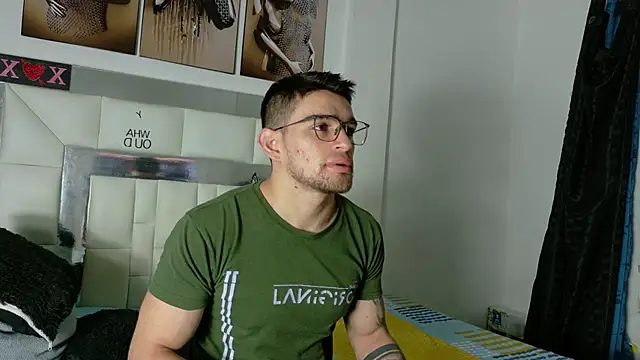 Snapshot of Sexy_Alejandro_ chatting on February 13, 2025, 11:17 am Sexy Alejandro online show from February 13, 2025, 11:17 am