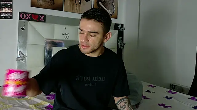 Snapshot of Sexy_Alejandro_ chatting on February 26, 2025, 11:20 am Sexy Alejandro online show from February 26, 2025, 11:20 am