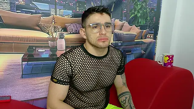 Snapshot of Sexy_Alejandro_ chatting on March 15, 2025, 11:19 am Sexy Alejandro online show from March 15, 2025, 11:19 am