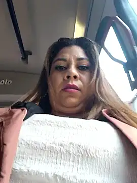 Laura-Hernandez online show from October 25, 2025, 2:56 pm