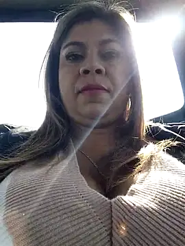 Laura-Hernandez online show from December 16, 2025, 2:22 pm