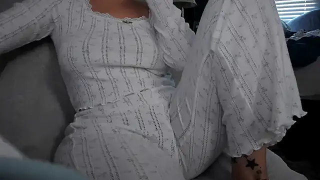 Snapshot of bigb00tyjudyyX chatting on November 19, 2025, 3:56 pm bigb00tyjudyyX online show from November 19, 2025, 3:56 pm