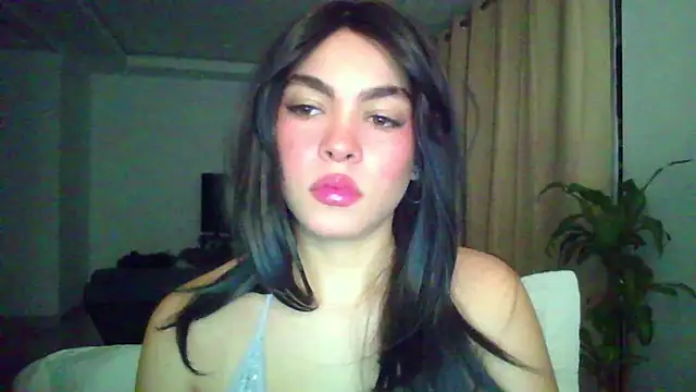 Snapshot of Kiri_Cutee chatting on November 18, 2025, 4:06 am Kiri Cutee online show from November 18, 2025, 4:06 am