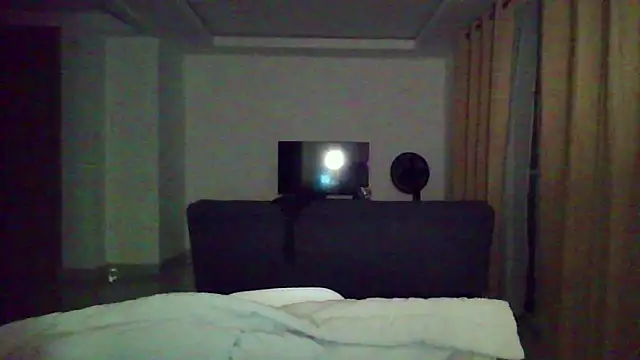 Snapshot of Kiri_Cutee chatting on December 4, 2025, 4:33 am Kiri Cutee online show from December 4, 2025, 4:33 am