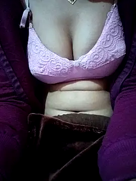 Shanvi Tyagi online show from January 2, 2025, 2:00 am