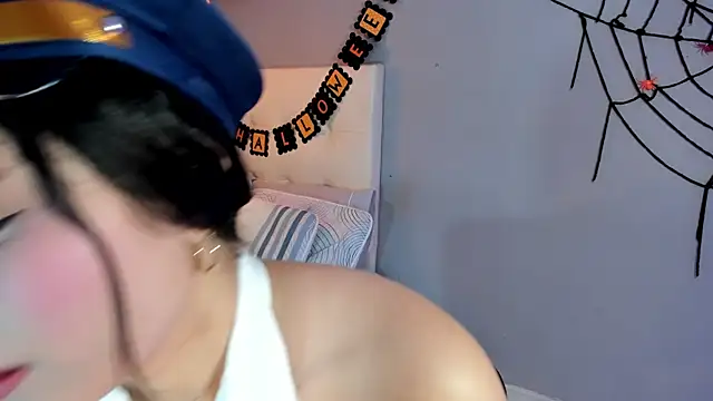 Snapshot of Maia_W10 chatting on October 31, 2025, 12:17 pm Maia W10 online show from October 31, 2025, 12:17 pm