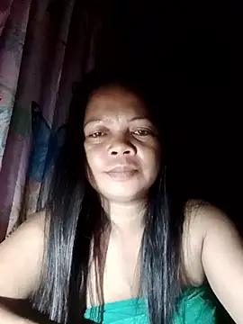 880HOT online show from June 14, 2026, 7:27 pm