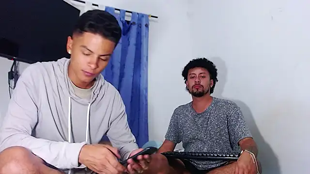 Snapshot of enjoy_vibes chatting on October 17, 2025, 4:37 am enjoy vibes online show from October 17, 2025, 4:37 am