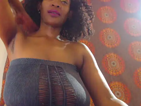 Snapshot of Silkytitss chatting on December 13, 2024, 7:10 pm Silkytitss online show from December 13, 2024, 7:10 pm