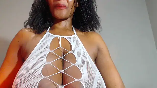 Snapshot of Silkytitss chatting on April 18, 2026, 5:17 pm Silkytitss online show from April 18, 2026, 5:17 pm