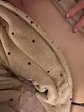 kotekxx000 online show from December 15, 2025, 8:24 pm