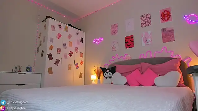 Kate Clover online show from May 16, 2026, 6:43 am