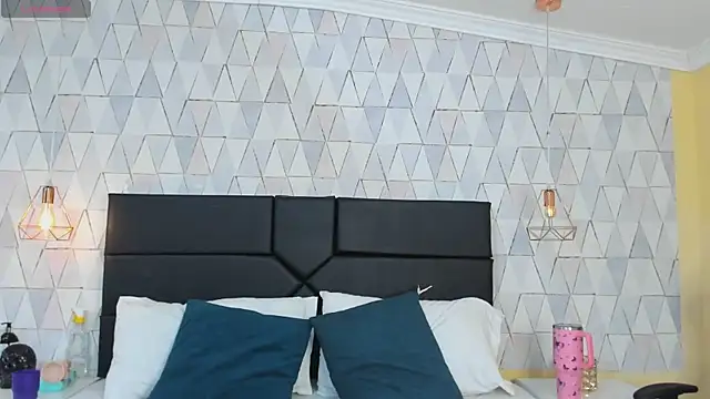 Snapshot of JustinePerry chatting on December 20, 2025, 3:46 am JustinePerry online show from December 20, 2025, 3:46 am