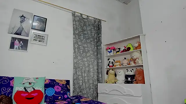 Snapshot of megan_100 chatting on February 16, 2026, 4:47 pm megan 100 online show from February 16, 2026, 4:47 pm