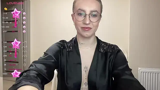 Snapshot of liins_wet chatting on February 14, 2025, 5:14 pm liins wet online show from February 14, 2025, 5:14 pm