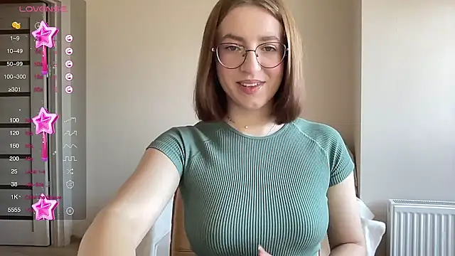 Snapshot of liins_wet chatting on March 7, 2025, 10:45 am liins wet online show from March 7, 2025, 10:45 am