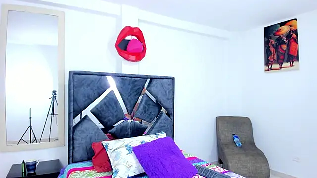 Dulce amg online show from November 18, 2025, 2:28 am