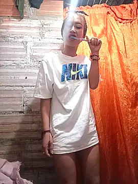 samy-blonde online show from March 14, 2025, 1:35 pm