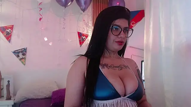 evelingjoyy online show from July 12, 2026, 9:50 pm