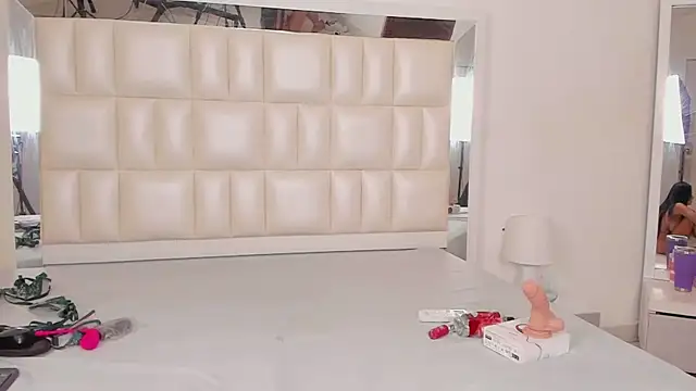 Snapshot of Alhana_pulido chatting on March 6, 2025, 10:36 pm Alhana pulido online show from March 6, 2025, 10:36 pm