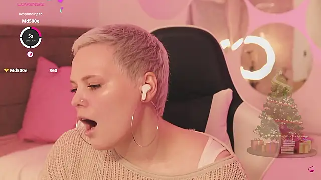 Snapshot of LikaBerry1 chatting on February 22, 2026, 4:16 pm LikaBerry1 online show from February 22, 2026, 4:16 pm