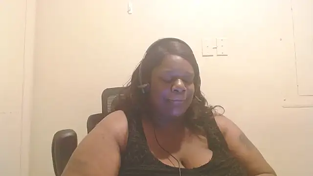 Snapshot of whitwhit86 chatting on September 16, 2025, 6:31 pm whitwhit86 online show from September 16, 2025, 6:31 pm