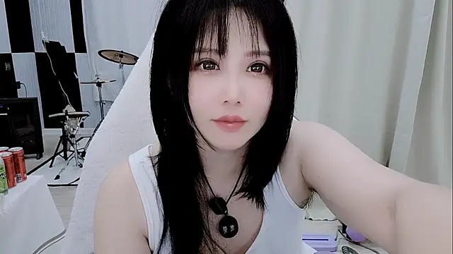 Vaness-a online show from April 17, 2026, 4:32 pm