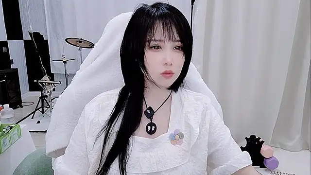Snapshot of Vaness-a chatting on May 18, 2026, 1:13 am Vaness-a online show from May 18, 2026, 1:13 am