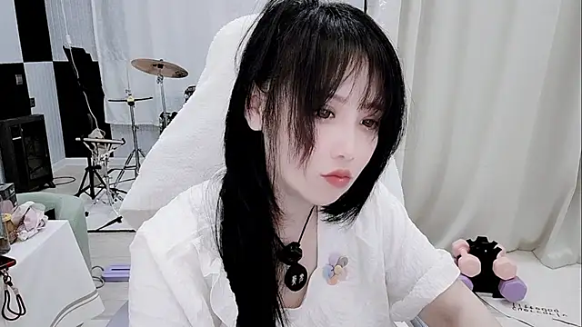 Snapshot of Vaness-a chatting on June 10, 2026, 5:12 pm Vaness-a online show from June 10, 2026, 5:12 pm
