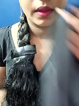 Snapshot of Vaishali90 chatting on December 6, 2024, 6:28 pm Vaishali90 online show from December 6, 2024, 6:28 pm