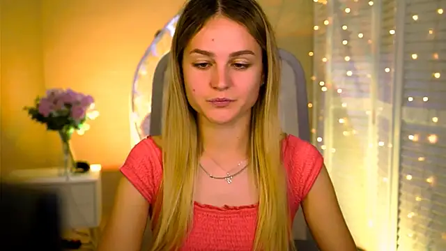DeboraLarson online show from July 15, 2026, 2:39 am