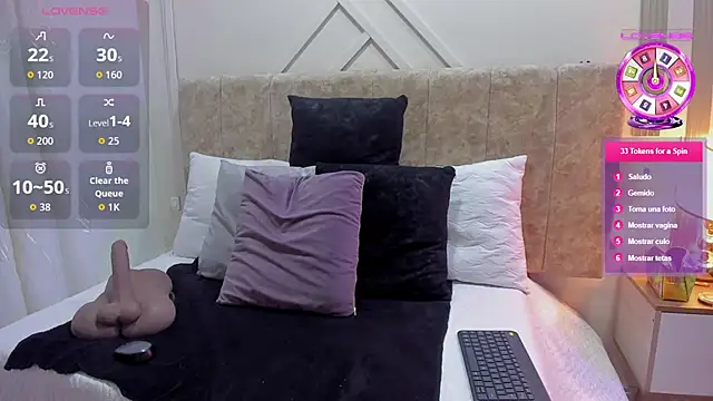 ashley  foxx  online show from December 16, 2025, 1:49 pm