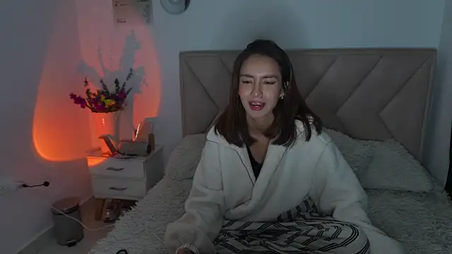 Bonnieshyy online show from May 28, 2026, 5:27 am