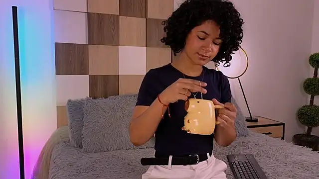 Snapshot of Adele_Carter_ chatting on November 7, 2025, 11:32 am Adele Carter online show from November 7, 2025, 11:32 am