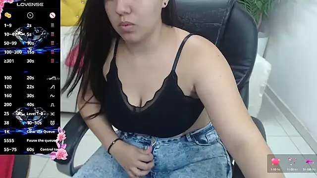 candiapole online show from January 31, 2025, 1:02 pm