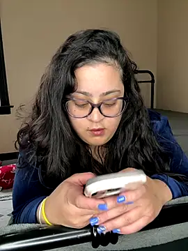 tillymarie34 online show from November 18, 2025, 6:01 pm