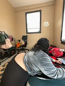 tillymarie34 online show from February 23, 2026, 6:05 pm