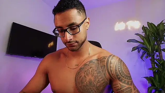 Snapshot of LiamGarcia1 chatting on December 18, 2025, 3:18 pm LiamGarcia1 online show from December 18, 2025, 3:18 pm